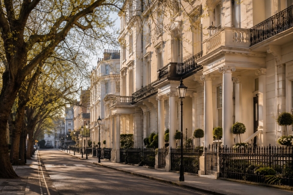 Belgravia on Foot — What This Neighbourhood Does to an Evening