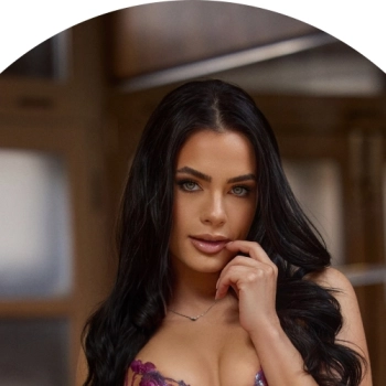 24yo Eastern European Brunette escort in Notting Hill Gate - Story 2