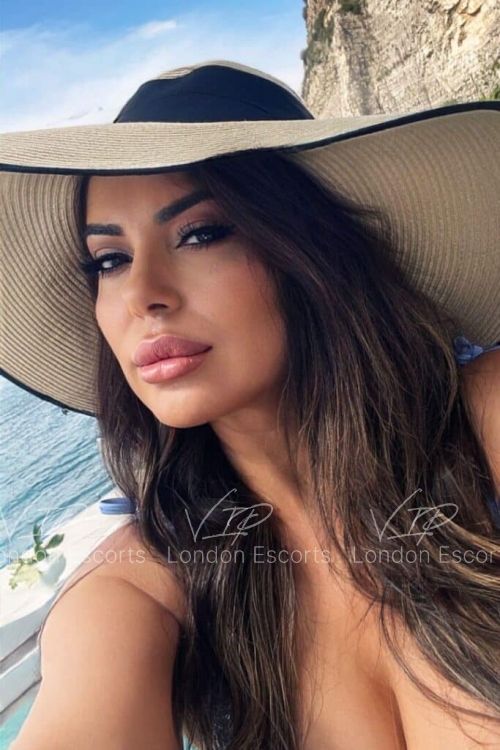 35yo Brazilian Brunette escort in Bayswater