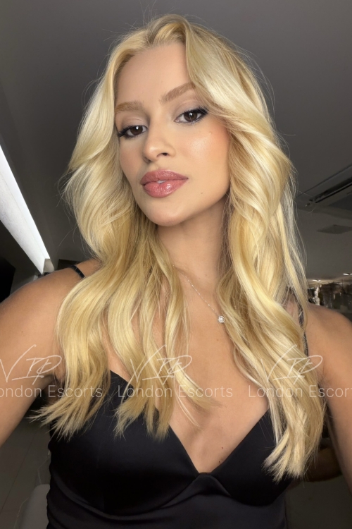 20yo Brazilian Blonde escort in Earls Court