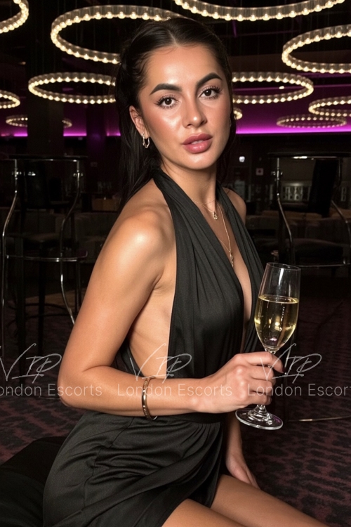 34yo Eastern European Brunette escort in Earls Court
