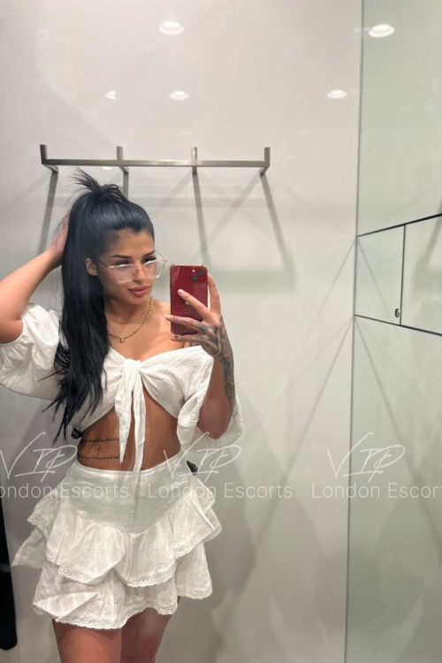 22yo Eastern European escort in Paddington