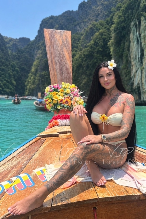 26yo Eastern European Brunette escort in Marylebone - Photo 1