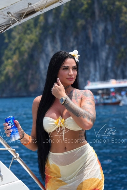 26yo Eastern European Brunette escort in Marylebone - Photo 4