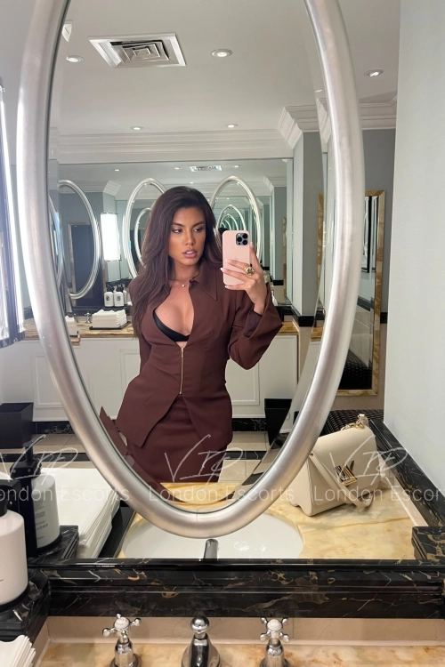 24yo Brazilian Brunette escort in Westminster - Photo 37