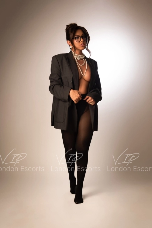 24yo Brazilian Brunette escort in Westminster - Photo 11