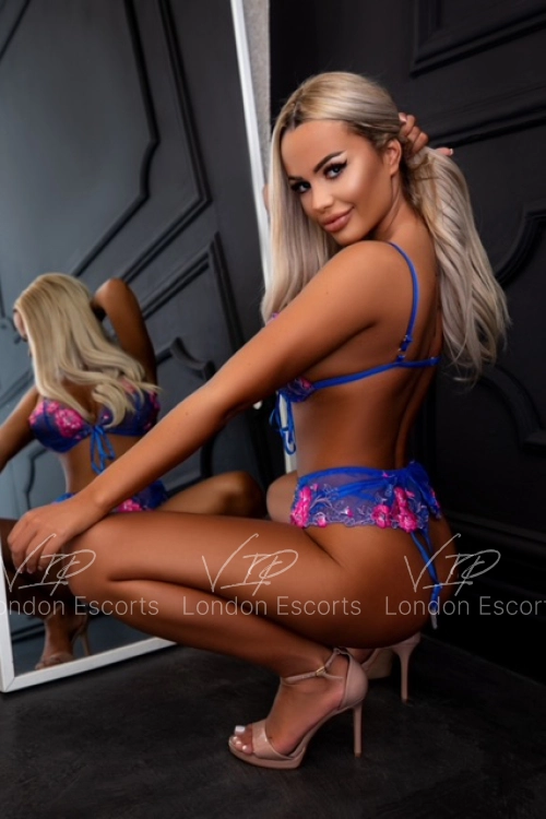 26yo Eastern European Blonde escort in Earls Court - Photo 5