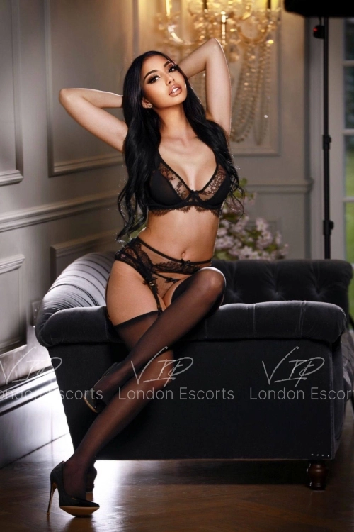 27yo Eastern European Brunette escort in Earls Court - Photo 3