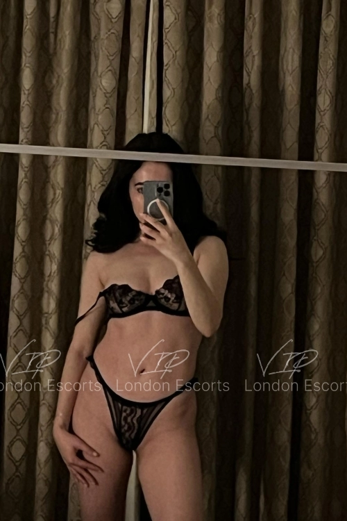 25yo Eastern European Brunette escort in Earls Court - Photo 15