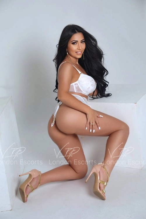 29yo Eastern European Brunette escort in Edgware Road - Photo 2