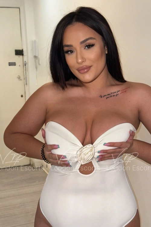 23yo Eastern European Brunette escort in Edgware Road - Photo 12