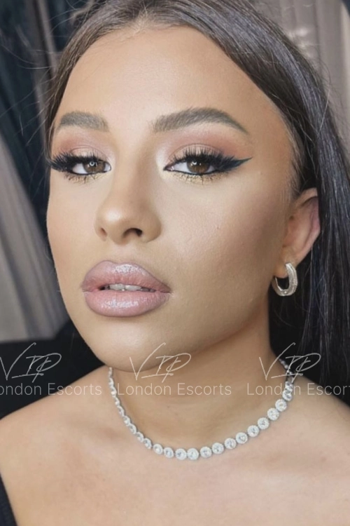 23yo Eastern European Brunette escort in Fitzrovia - Photo 9
