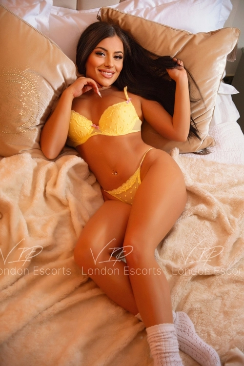 23yo Eastern European Brunette escort in Fitzrovia - Photo 7
