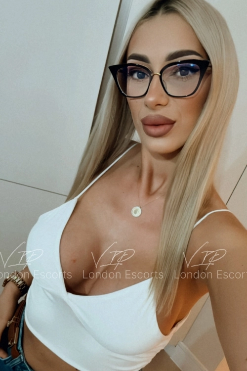25yo Eastern European Blonde escort in High Street Kensington - Photo 10