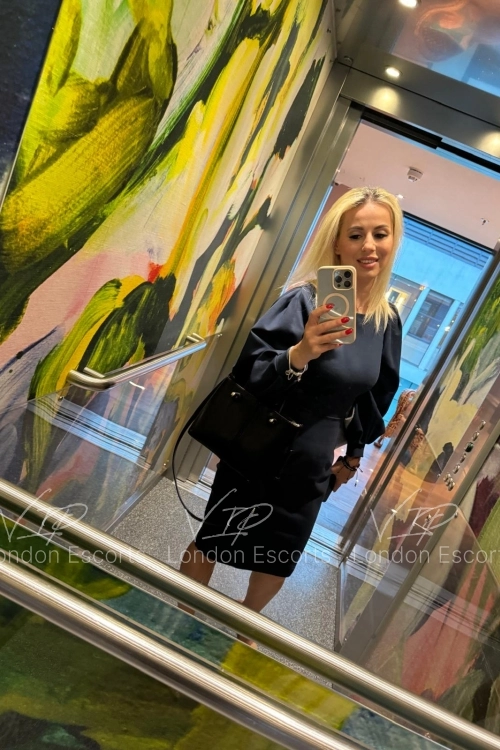 31yo Eastern European Blonde escort in Knightsbridge - Photo 9