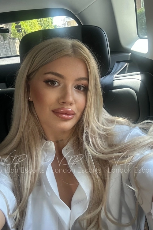 25yo Eastern European Blonde escort in Marylebone - Photo 11