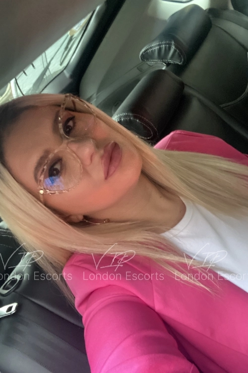39yo Eastern European Blonde escort in Mayfair - Photo 10