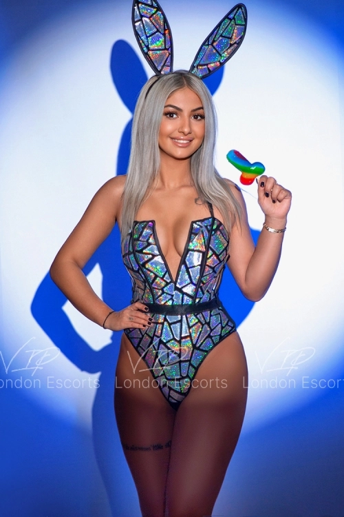 24yo Eastern European Blonde escort in South Kensington - Photo 7