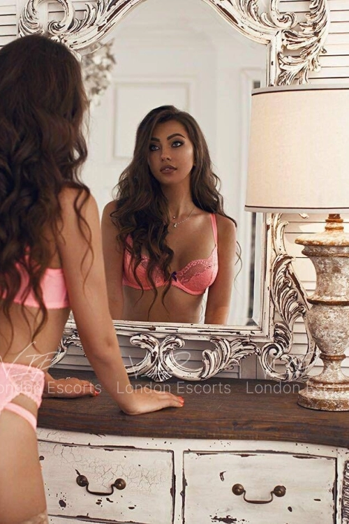 26yo Russian Brunette escort in South Kensington - Photo 6